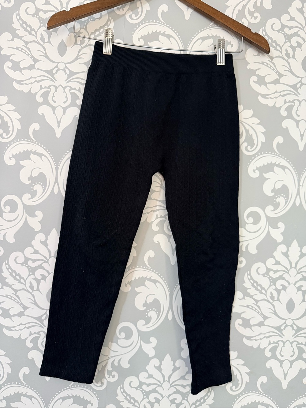 💫10/$25 • Epic Threads Black Ribbed Knit Leggings